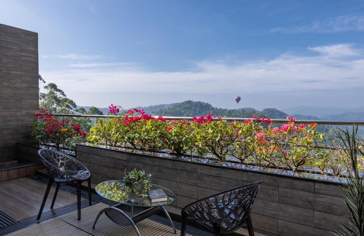 The Panoramic Getaway Hotell Munnar Eksteriør bilde View from the hotel