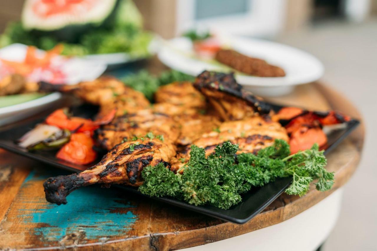 The Panoramic Getaway Hotell Munnar Eksteriør bilde Grilled chicken